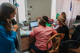 Outback Futures - Wendy Phillpotts in hat setting Coviu up for family in Central West Queensland